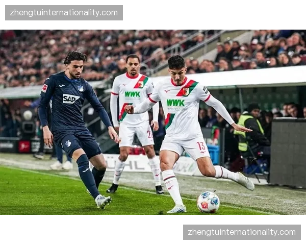 维拉客场输球积分被利物浦追平 欧冠资格争夺悬念再起